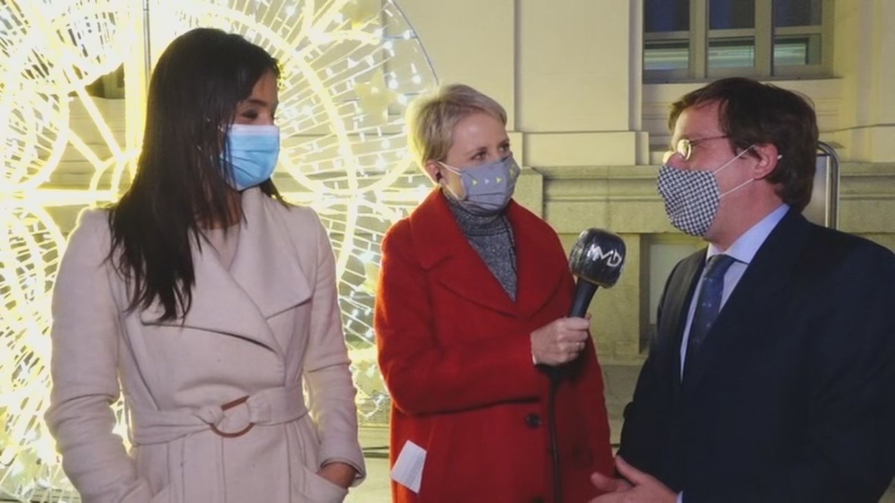 Almeida y Villacís encienden en Madrid "las luces de la esperanza para que 2021 sea mejor"