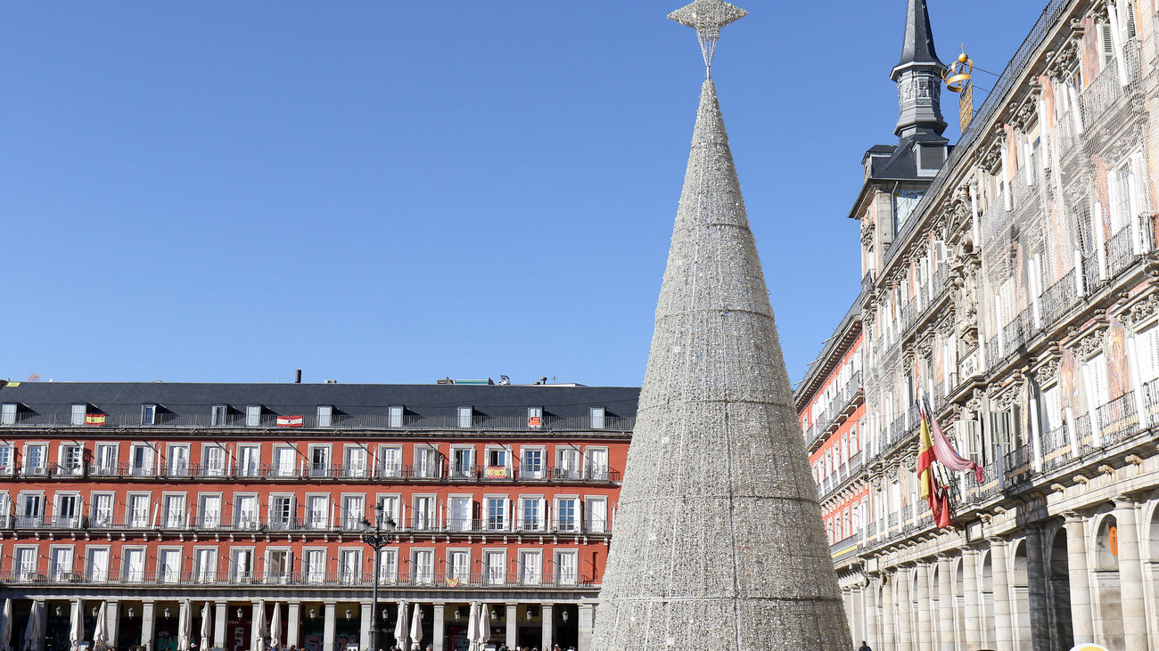 Los comerciantes de la Plaza Mayor  están a la espera de poder remontar sus ventas