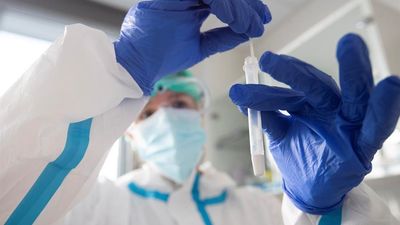 Estos son los 15 grupos de población que recibirán la vacuna contra la Covid en la primera mitad de 2021