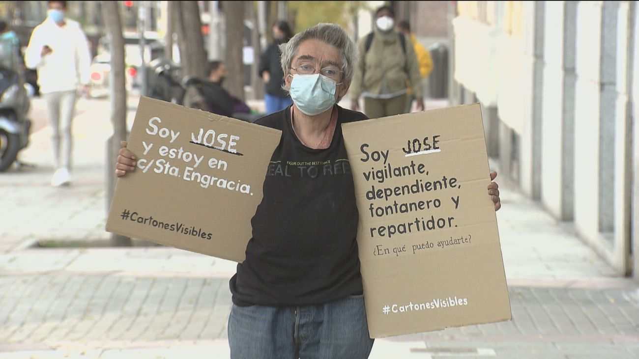 Cartones que no piden una limosna, sino una oportunidad