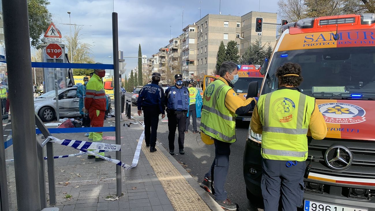 Arrolladas dos mujeres por un turismo tras colisionar con una ambulancia en Latina