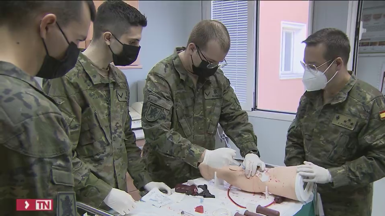 Se buscan médicos militares