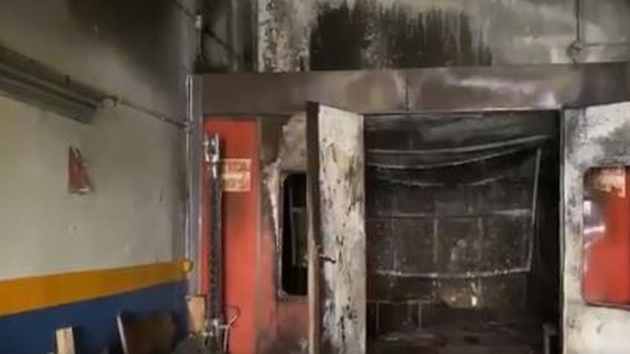 Extinguido un incendio sin heridos en un taller mecánico de Torrejón de Ardoz