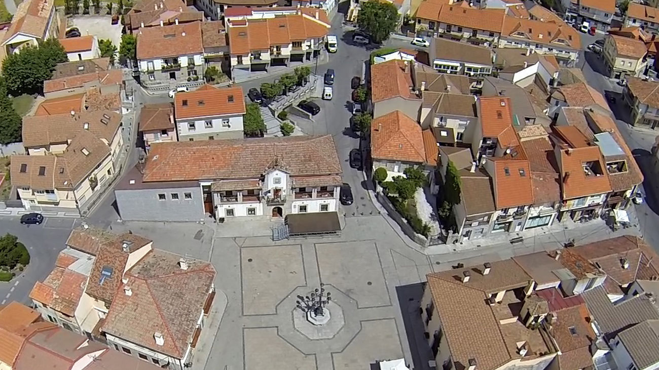 Un camello cargado de regalos se escapa y recorre la localidad de Los Molinos