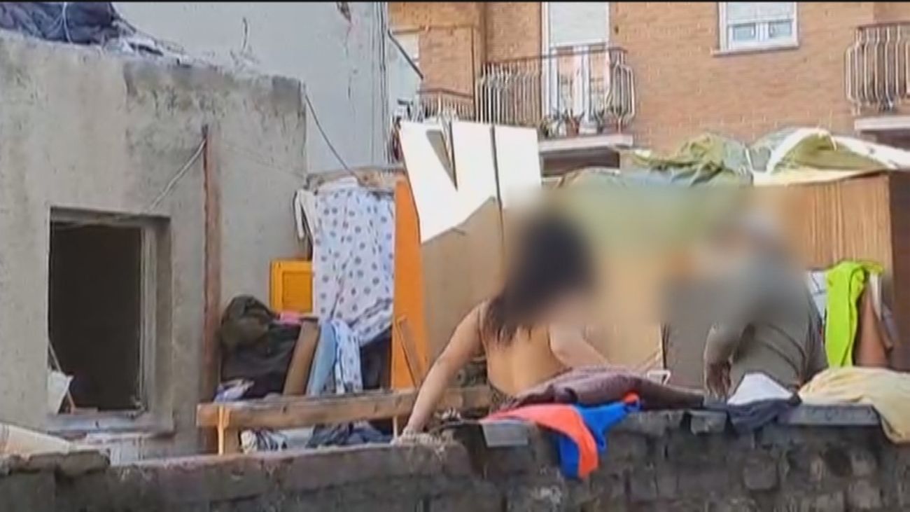 Los vecinos de Tetuán denuncian la inseguridad de la zona por un edificio 'okupado' desde hace tres años