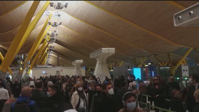 Tranquilidad en Atocha tras la estampida de madrileños previa al cierre perimetral de diez días