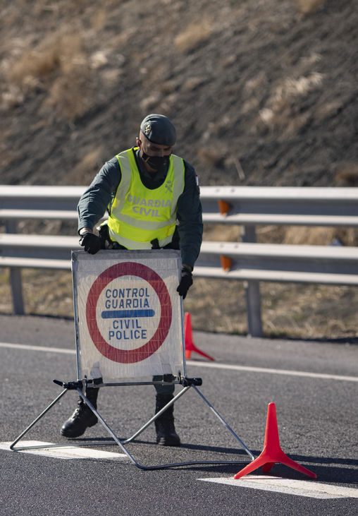 Se intensifican los controles en las salidas de Madrid durante el puente de la Constitución