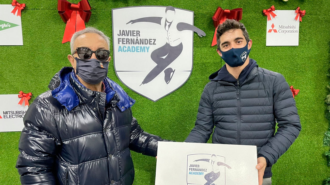 Javier Fernández presenta su academia de patinaje