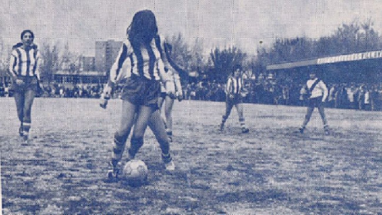 Rafael Muga y los 50 años del primer partido de fútbol femenino: "Estas mujeres rompieron con todos los moldes"