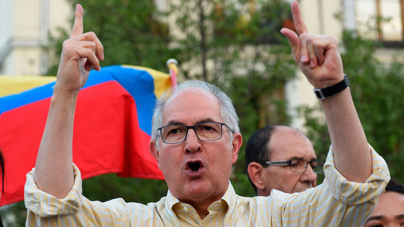 El exalcalde de Caracas, Antonio Ledezma, participa en una manifestación celebrada en Madrid contra el gobierno de Nicolás Maduro