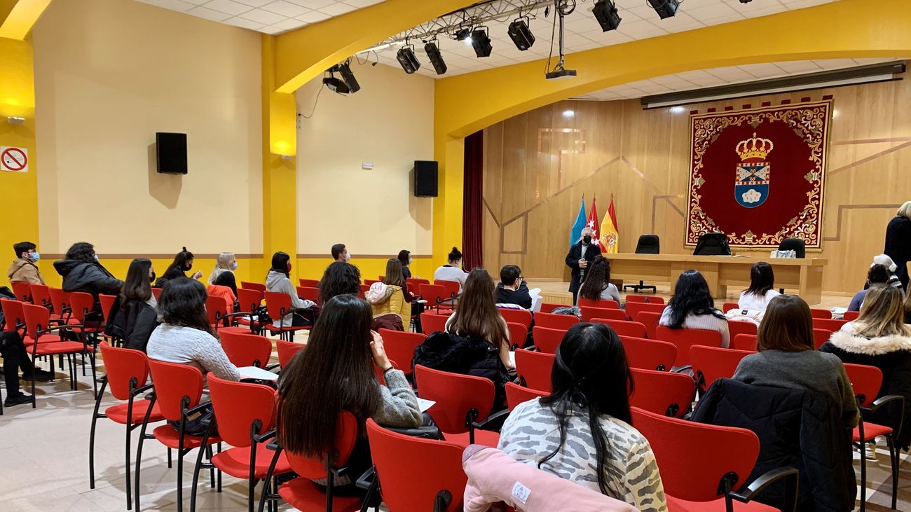 Acto informativo en Leganés con los jóvenes contratados