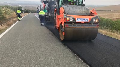 Comienza el asfaltado de la carretera del Cementerio de Getafe
