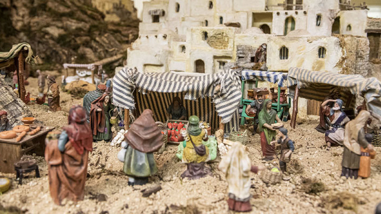 Pozuelo de Alarcón inaugura su Gran Belén situado en el Patio de Segovia