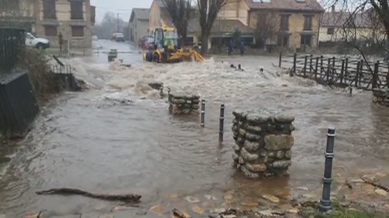 Localizado sin vida el conductor de la retroexcavadora arrastrado por las aguas en Rascafría
