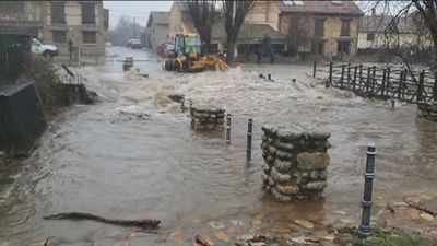 Localizado sin vida el conductor de la retroexcavadora arrastrado por las aguas en Rascafría