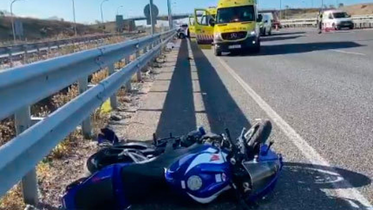 Muere un motorista de 25 años al impactar contra un guardarrail en Getafe