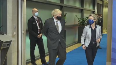 Von der Leyen y Johnson piden un "esfuerzo adicional" para un acuerdo de último minuto en el Brexit