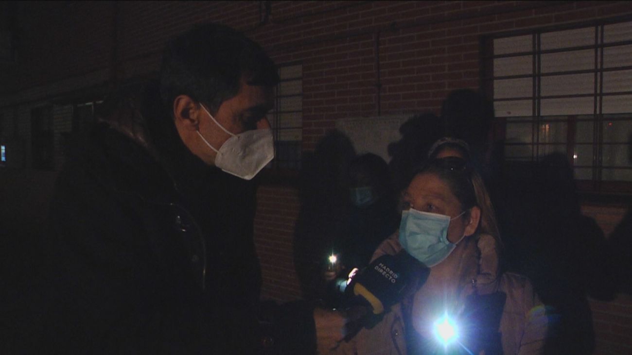 En penumbra en una calle de Entrevías