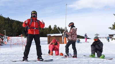 Abren las estaciones de esquí en Cataluña mientras repunta el coronavirus a 10 días de Navidad