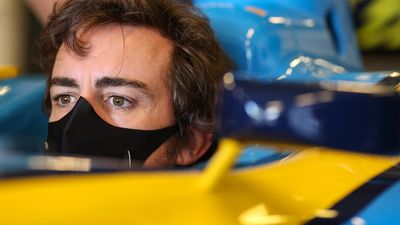 Fernando Alonso impresiona con el Renault RS20