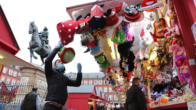 Este año también puedes seguir disfrutando de los mercadillos navideños en Madrid