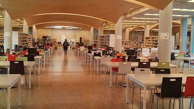 Estudiantes de la Complutense se encierran para protestar por los horarios de las bibliotecas