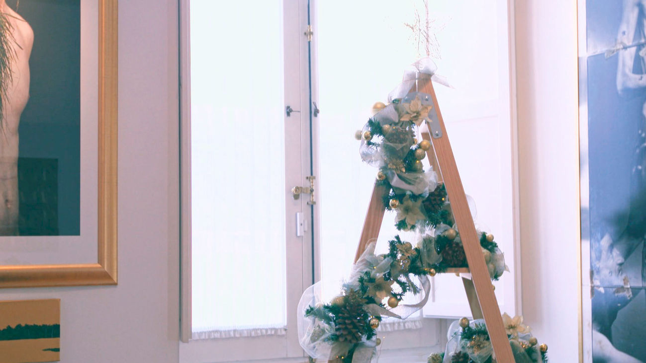 El árbol de Navidad conceptual de una vivienda de Chueca