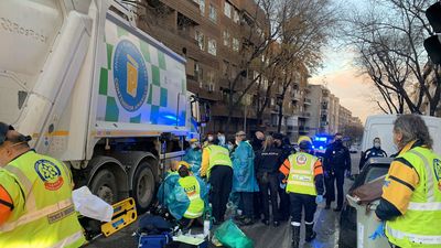Muere una ciclista de 44 años en Ciudad Lineal tras ser atropellada por un camión de basura