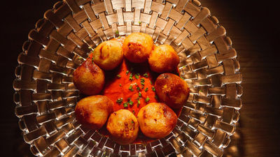 Una taberna de Madrid gana el Primer Concurso Internacional de Patatas Bravas