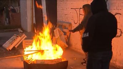 Vecinos de la Cañada Real denuncian que hay 40 personas intoxicadas por gas tras la  falta de suministro eléctrico