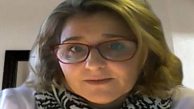 La dueña de una farmacia 'okupada' en López de Hoyos: “No me deja entrar en mi local"