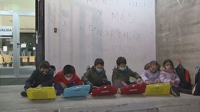 Esta escuela de música no reduce sus precios a pesar de impartir la mitad de clases