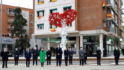 Inaugurado en Chamartín un monumento de homenaje a los sanitarios fallecidos durante la pandemia