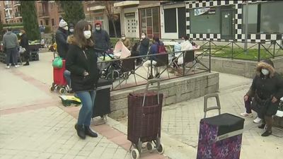 Una de cada cuatro familias españolas está en riesgo de pobreza extrema tras un año de pandemia