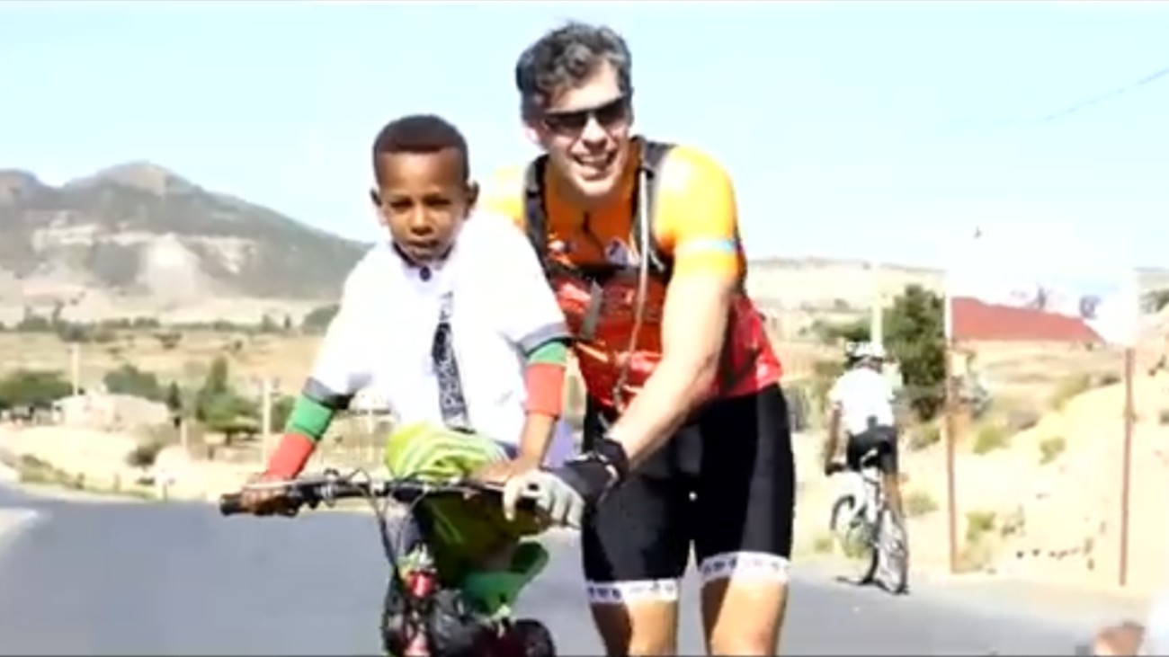 Holystic Pro África presenta ‘Pedales por África’