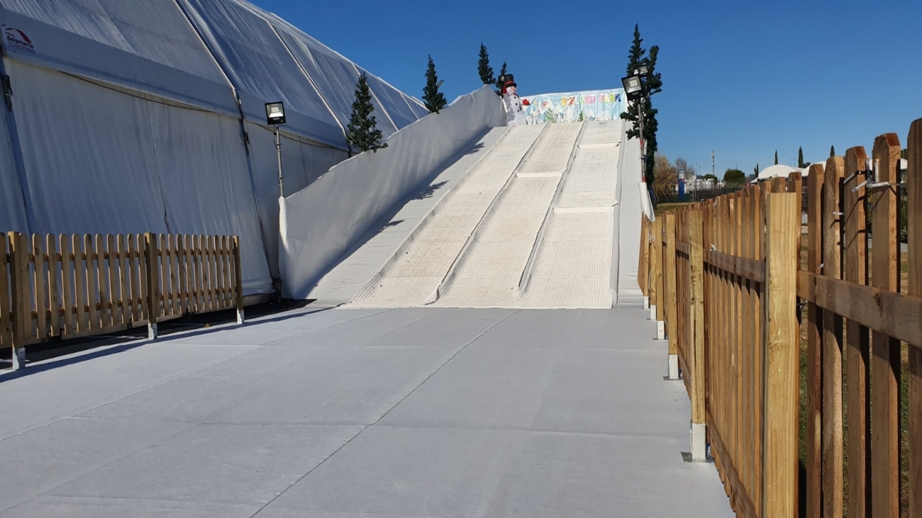 Llega el tobogán de nieve para estas navidades a Rivas Vaciamadrid