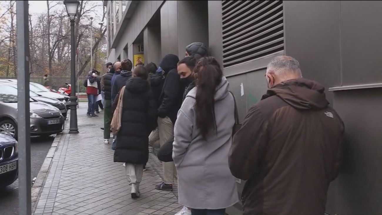 Saturación en laboratorios y clínicas privadas para hacer pruebas de Covid de cara a la Navidad