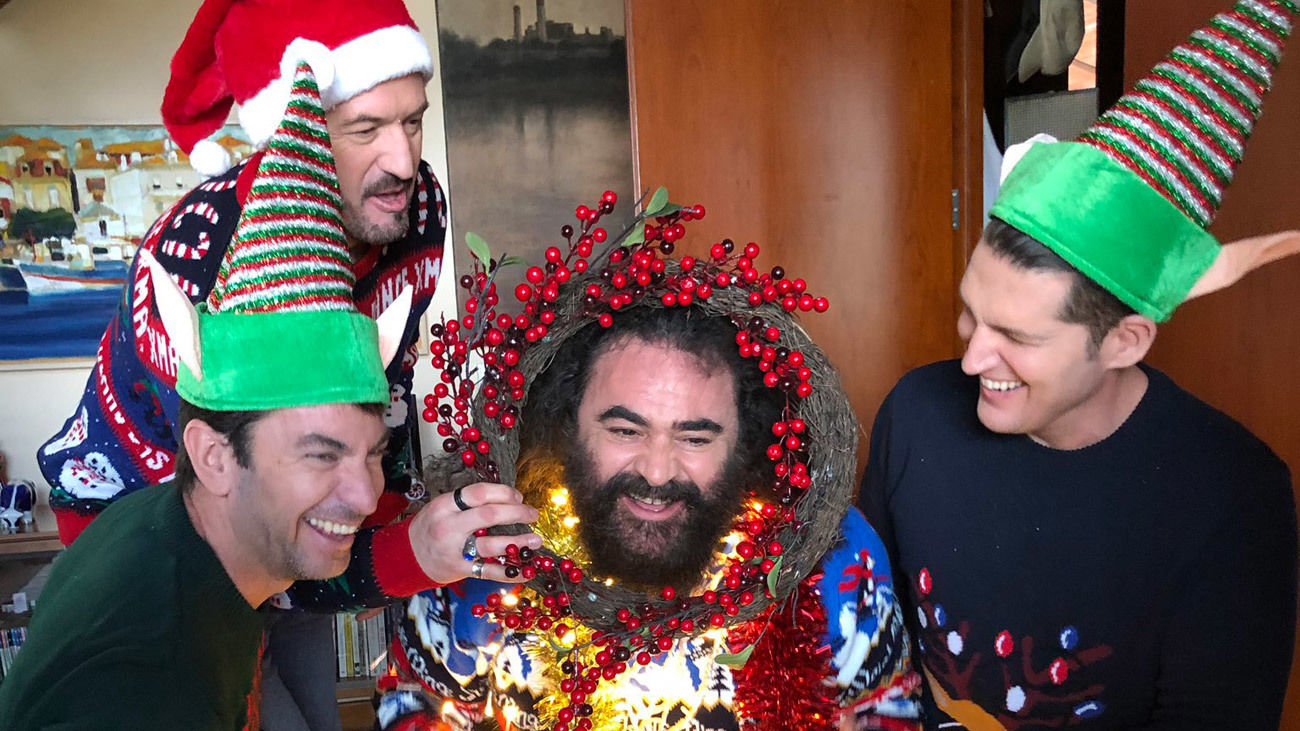 Manu Tenorio despide el nefasto 2020 con un villancico dedicado a los sanitarios