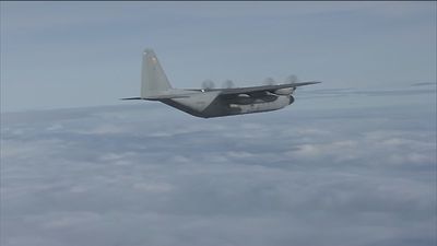 El Ejército del Aire rinde homenaje al mítico avión 'Hércules', jubilado tras 47 años de servicio