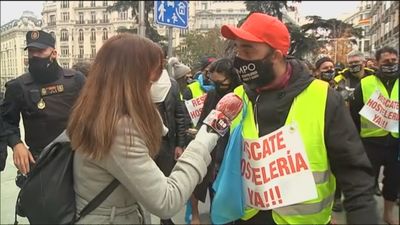 Llegan hasta el Congreso los hosteleros gallegos tras caminar 600 kilómetros para pedir ayudas