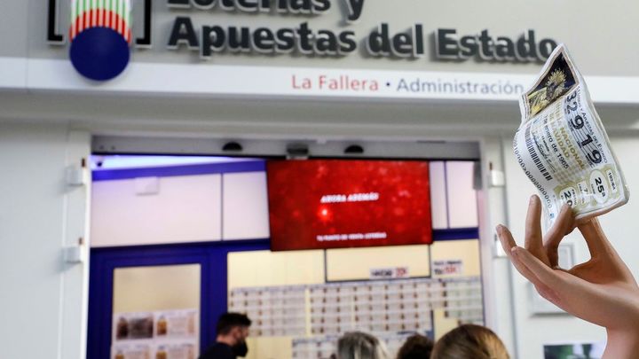 Compra de Lotería de Navidad / EFE