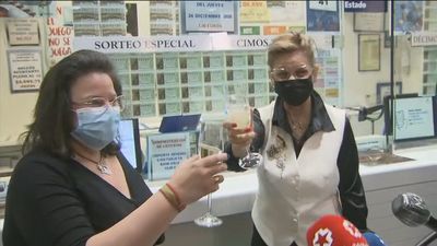 El 6.095, el segundo premio de la Lotería de Navidad, lleva la fortuna a Alcalá de Henares