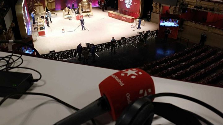 El micrófono de Onda Madrid, ya en el Teatro Real / TELEMADRID
