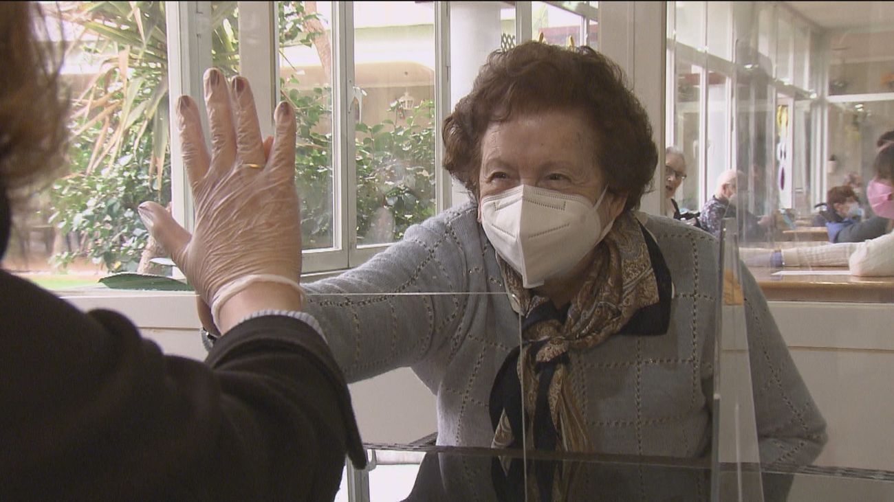 Una Nochebuena de contrastes en las residencias de mayores de Madrid