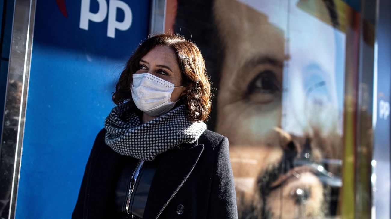 Ayuso carga contra la "inacción" del Gobierno ante cepa británica y el "coladero" que es Barajas