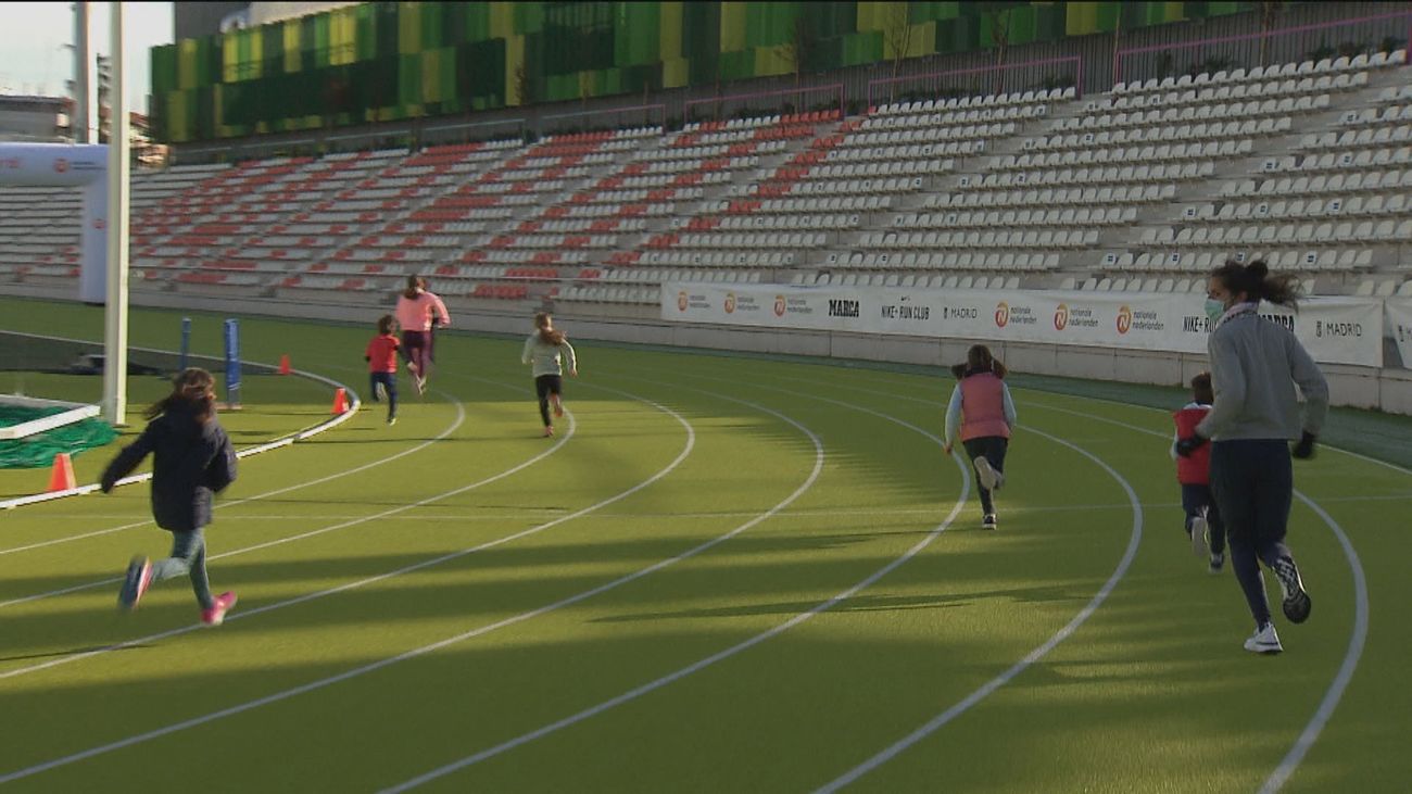 Unos 600 niños menores de 16 años  participan en la San Silvestre Vallecana Mini