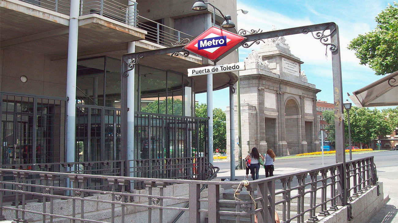 Detenido tras amenazar con un cuchillo a viajeros del Metro en Puerta de Toledo