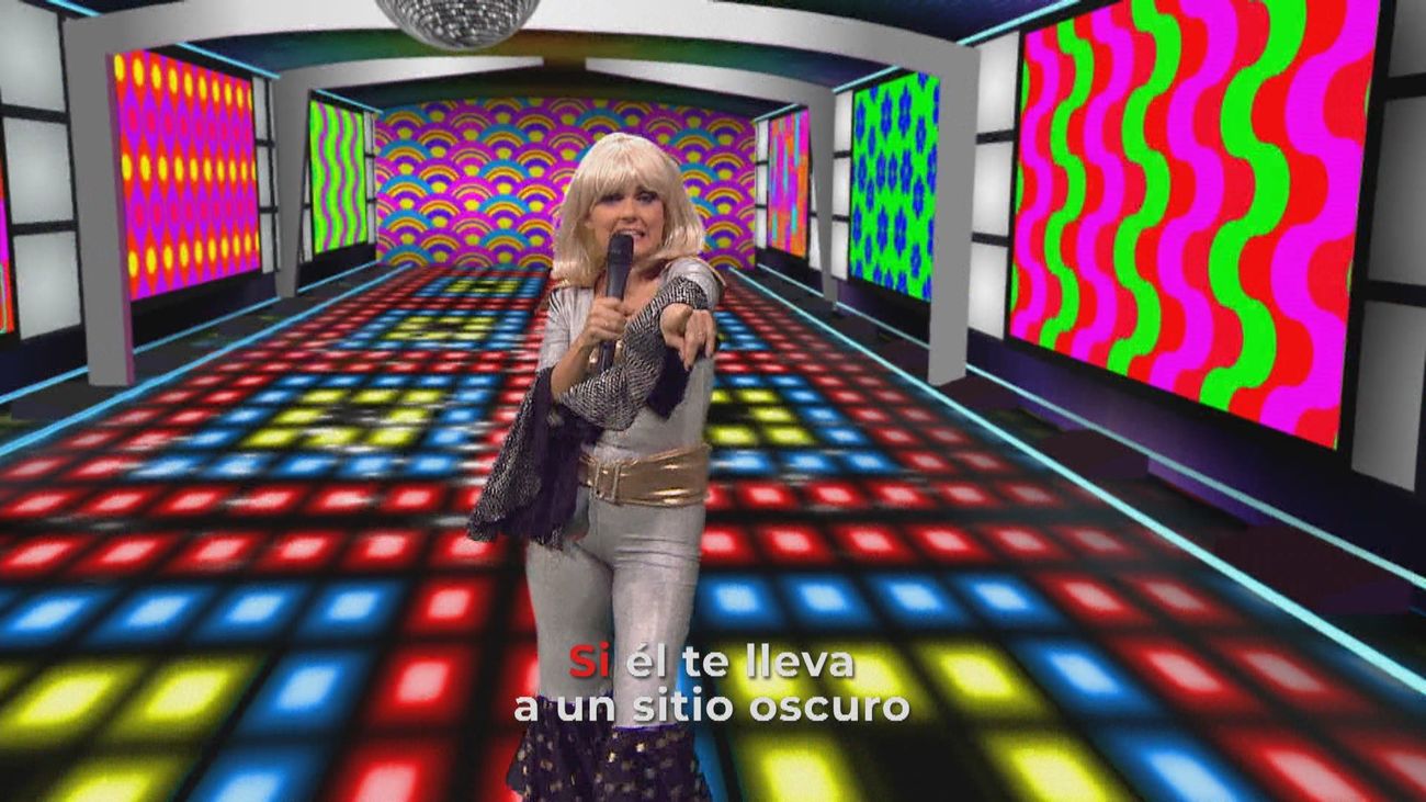 Lourdes Maldonado en la piel de Rafaella Carrà para cerrar la puerta al 2020