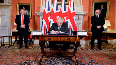 La UE y el Reino Unido rubrican los términos de su futura relación posbrexit