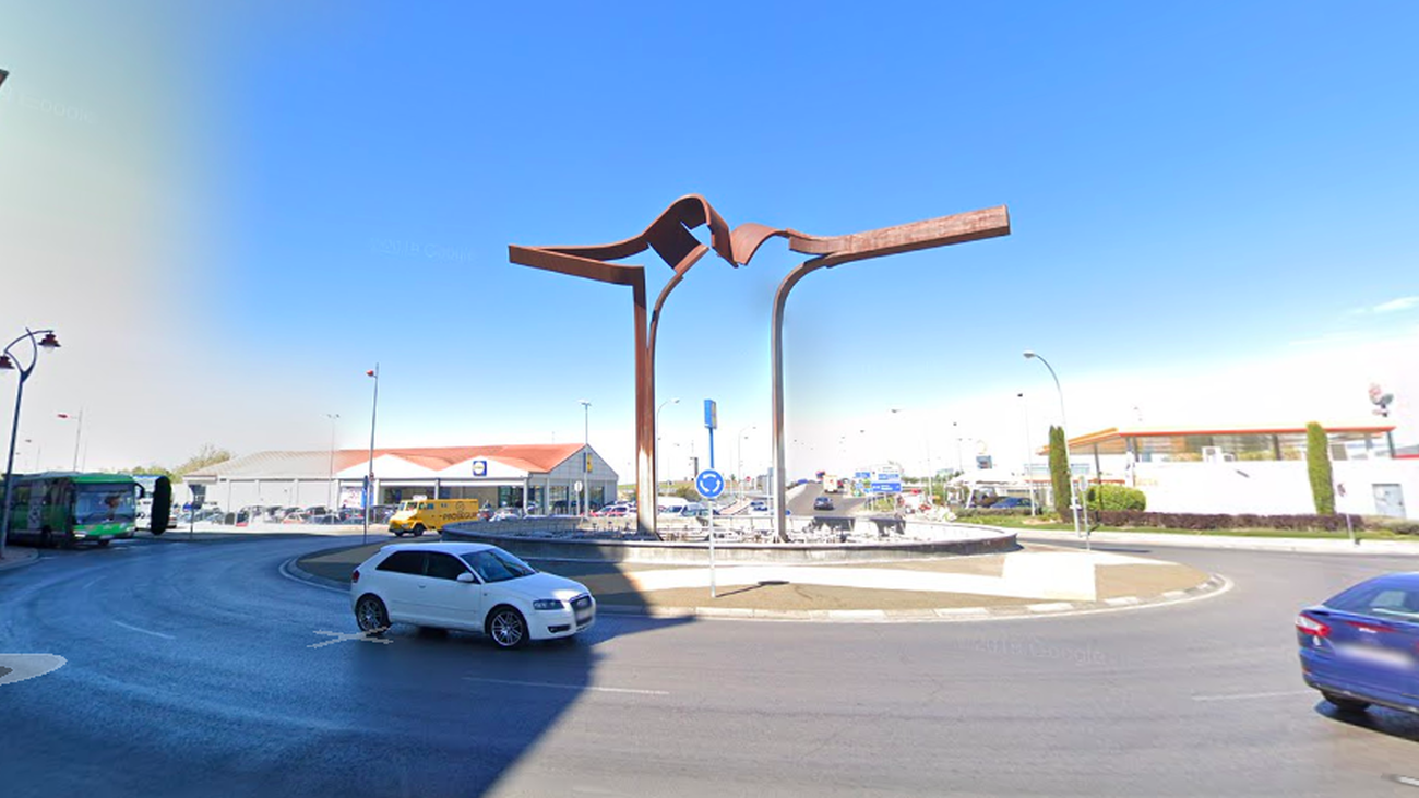 Herido grave tras chocar con su vehículo contra una fuente ornamental en Parla